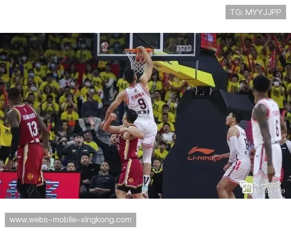 CBA天津连续利用宽度展开推进,现场声浪不止